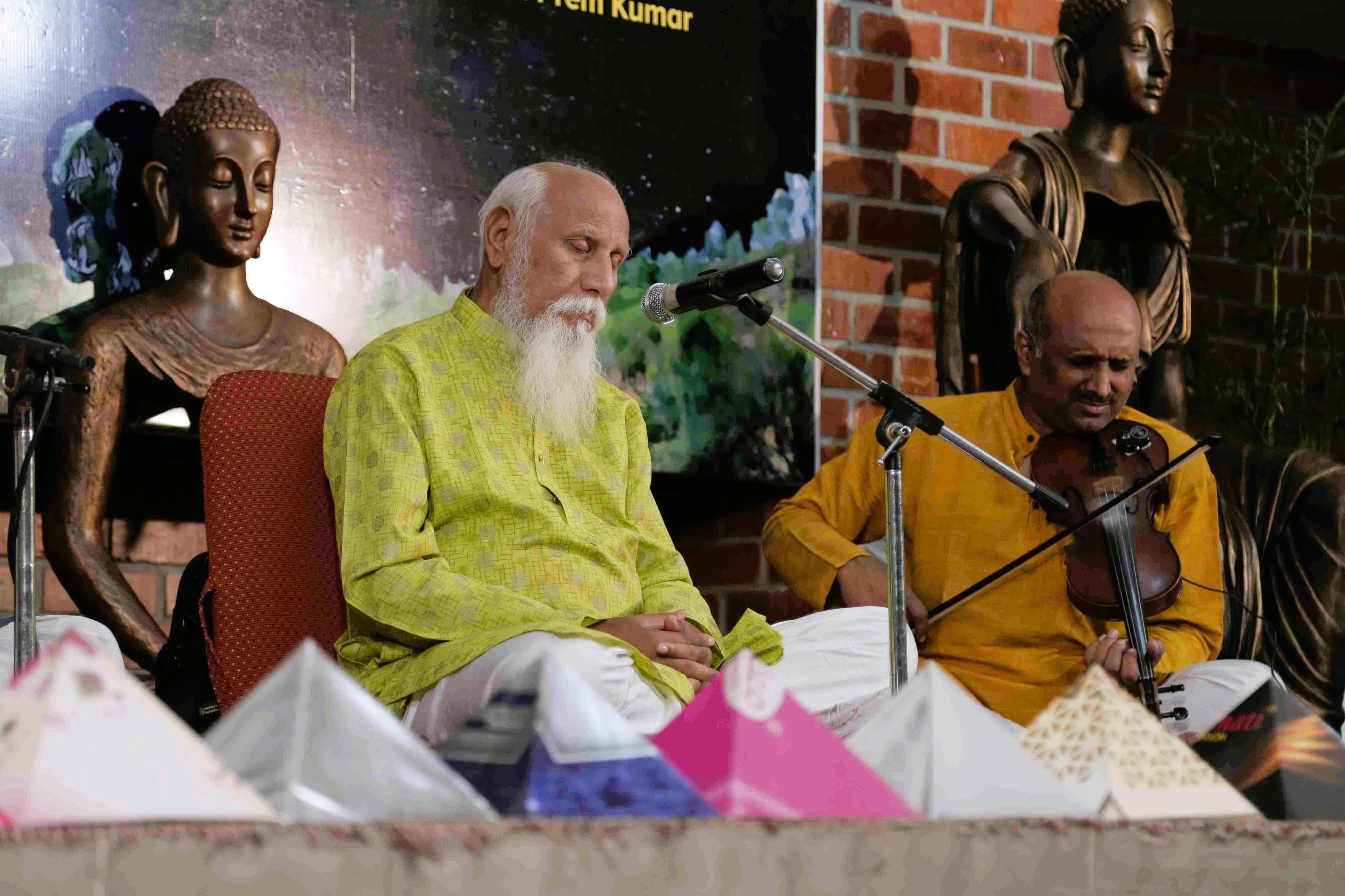 Reach PSS Mumbai for free meditation guidance.